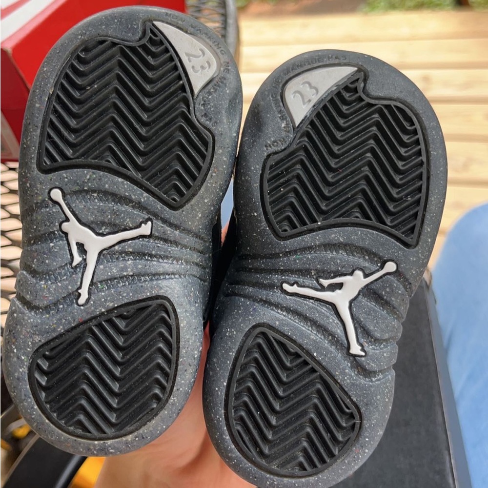 Toddler Jordan 12 retro size 4C